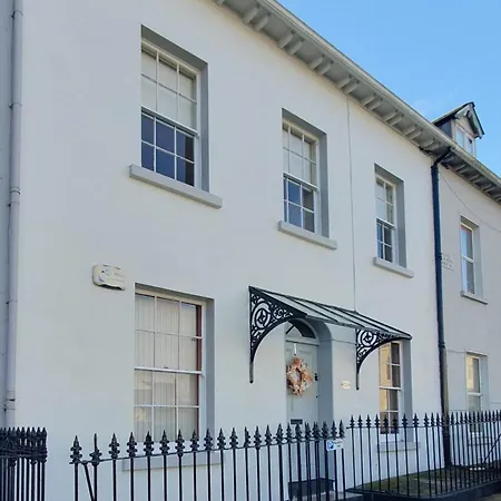 Petticoat House בית אירוח